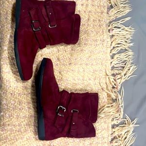 Super cute ankle boots!